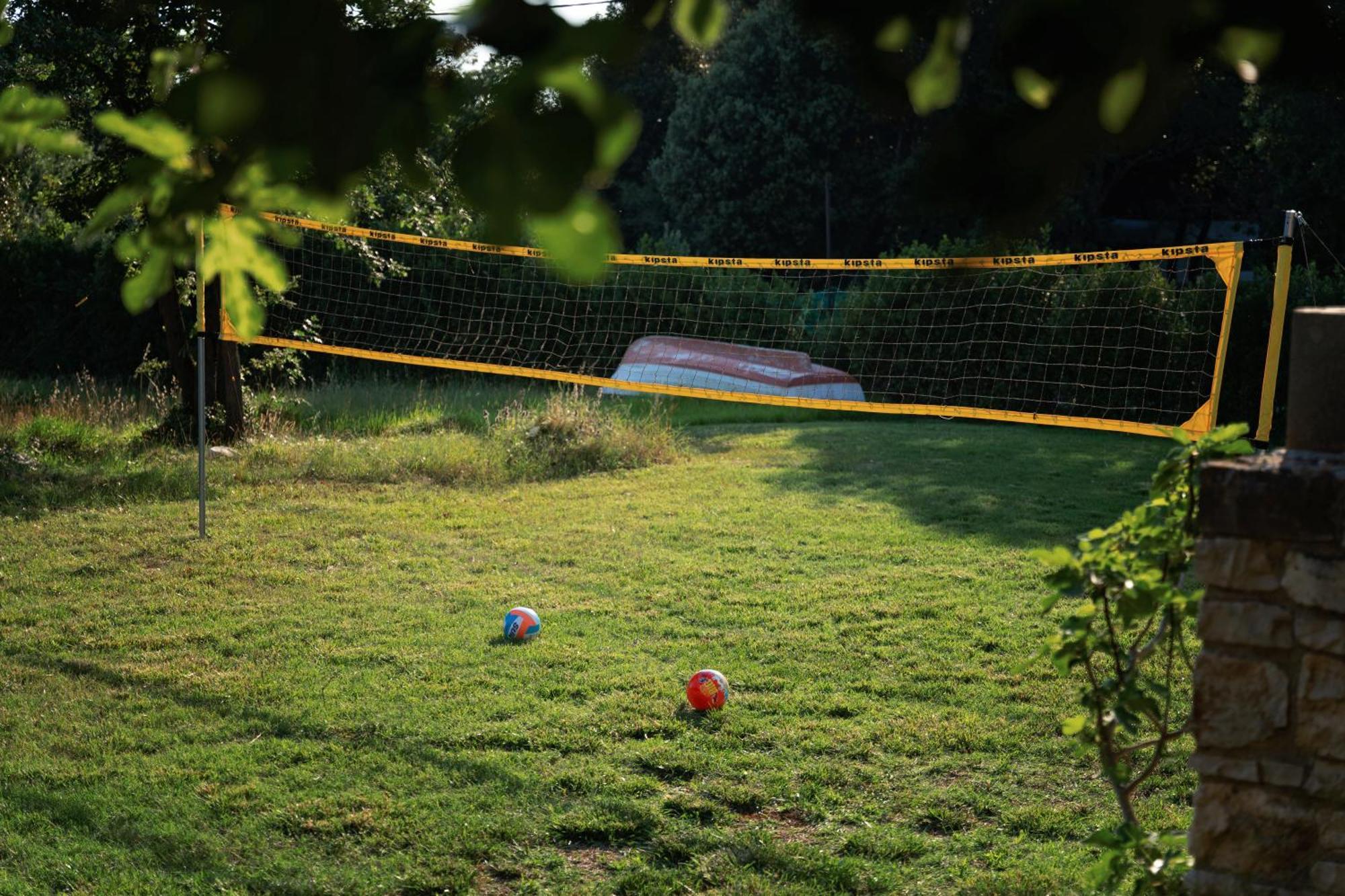 Guesthouse "Barboska" - Big Outdoor Swimming Pool & Private Tennis Court Vodnjan Exterior photo